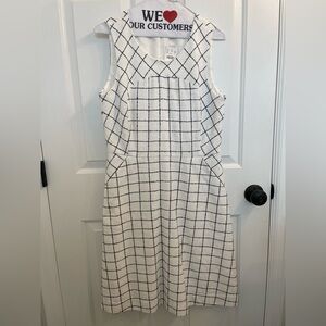 Sleeveless White Windowpane Midi Dress; Size 10